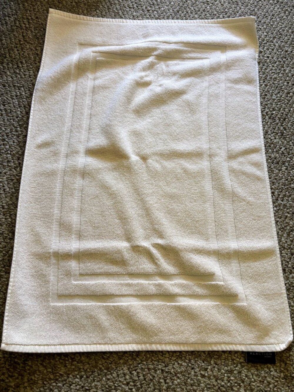 Kenneth Cole Reaction Home 100% Cotton Cream-Colored Bath Mat